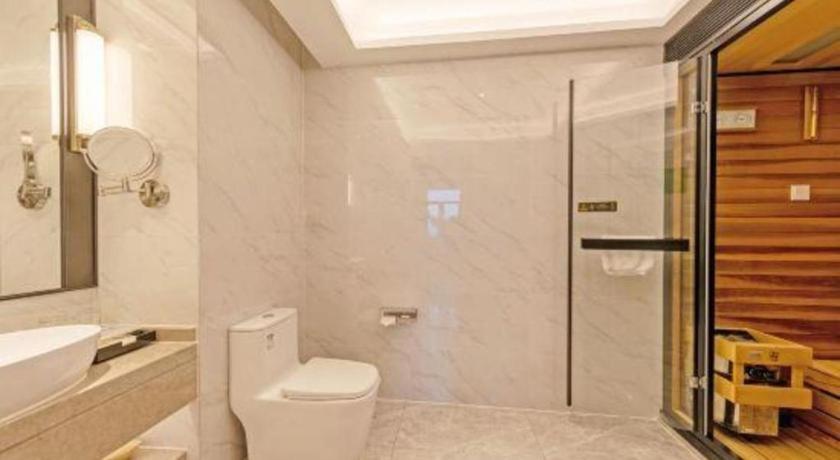 Venus Royal Hotels (Zhongshan Dongfeng Center) 47/50