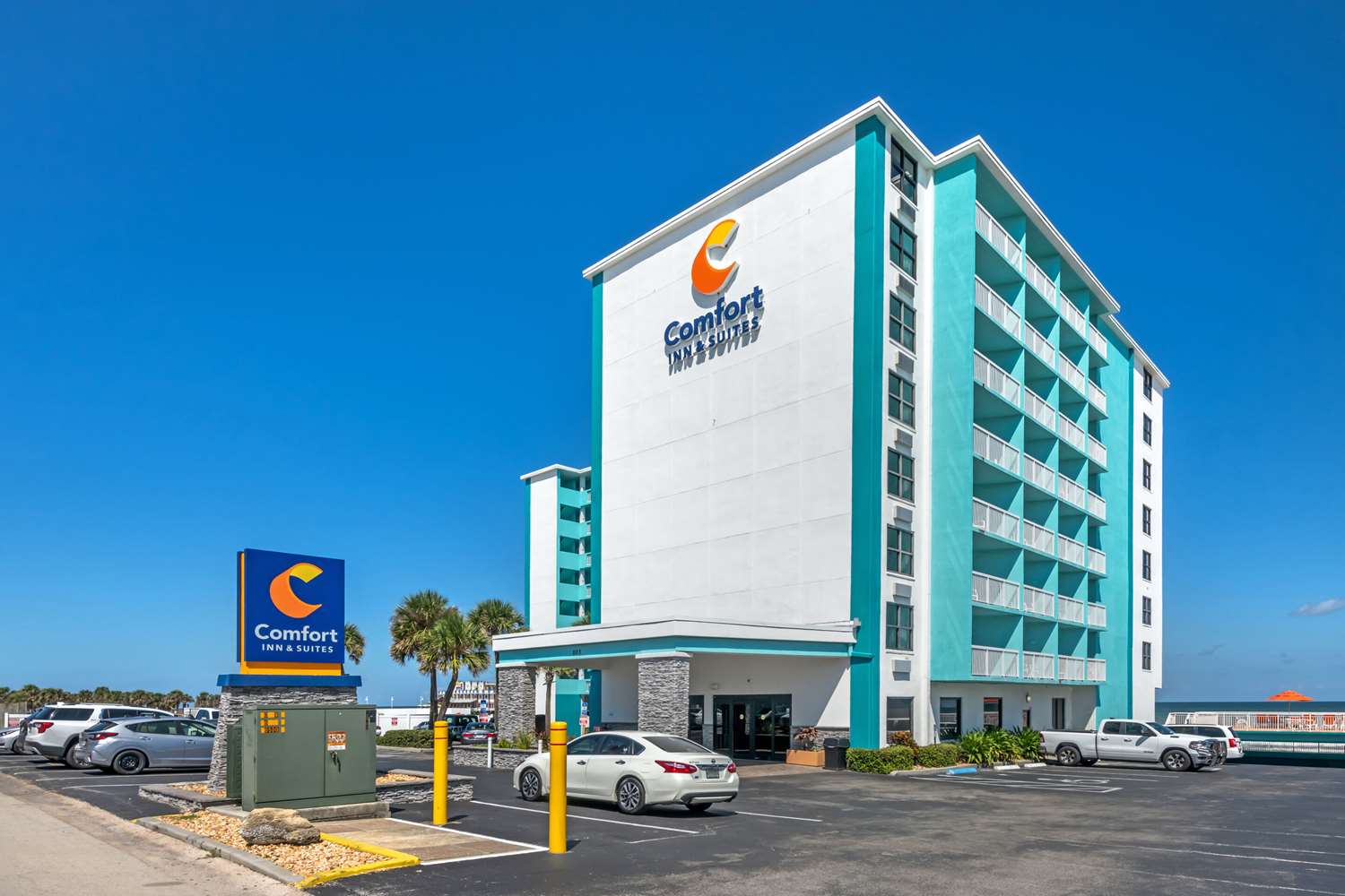 Comfort Inn and Suites Daytona Beach Oceanfront 34/42