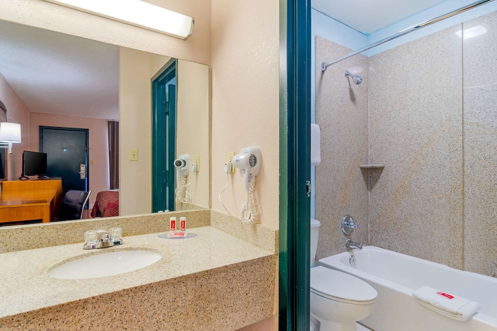 Econo Lodge Decatur - Atlanta East 11/24
