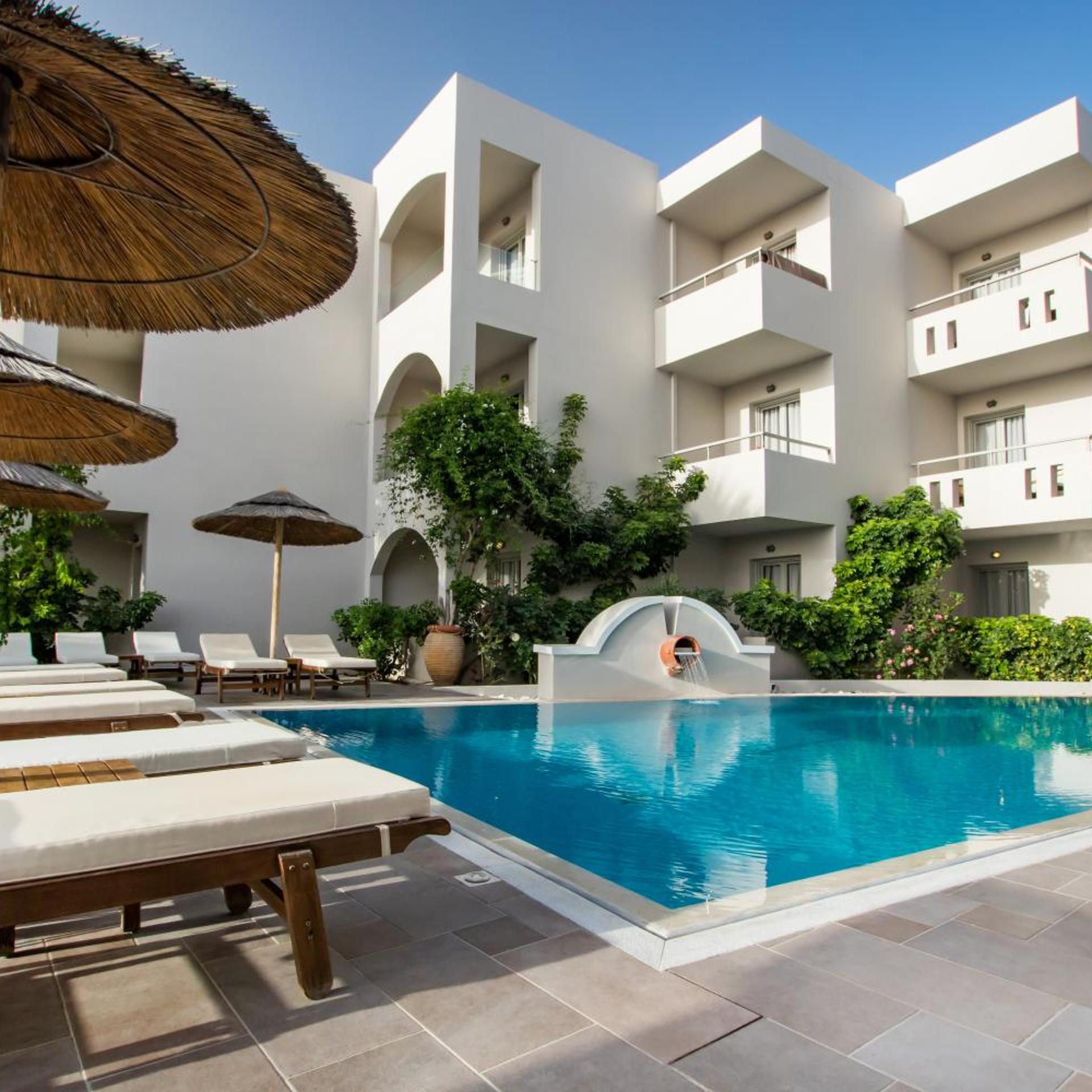 Parasol Luxury Hotel & Suites 79/80