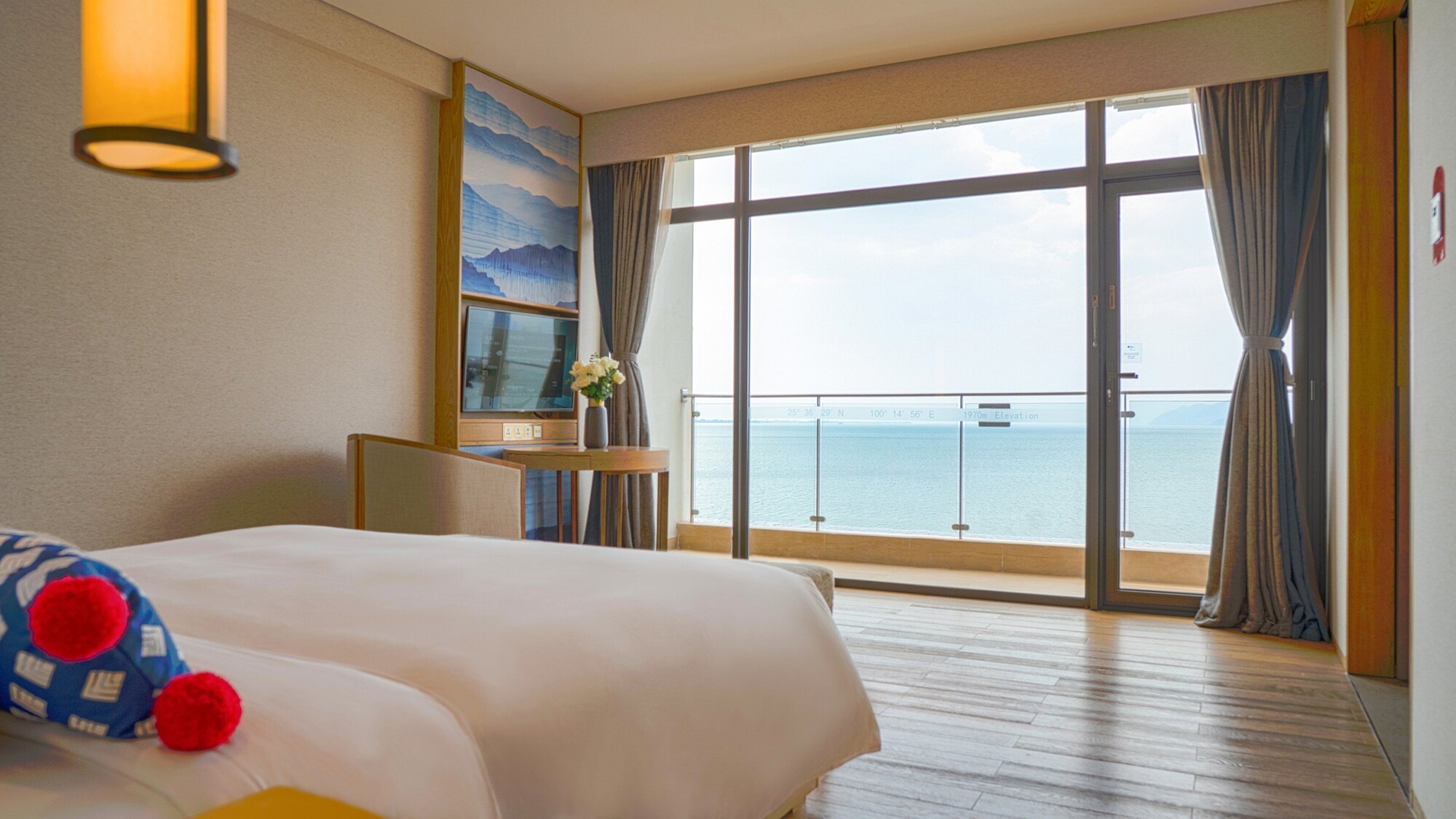 Luxury, King Bed, 180 Degrees View, Bathtub