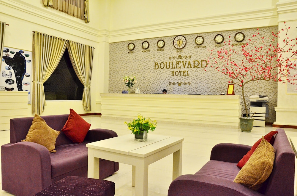 Boulevard Hotel 48/71