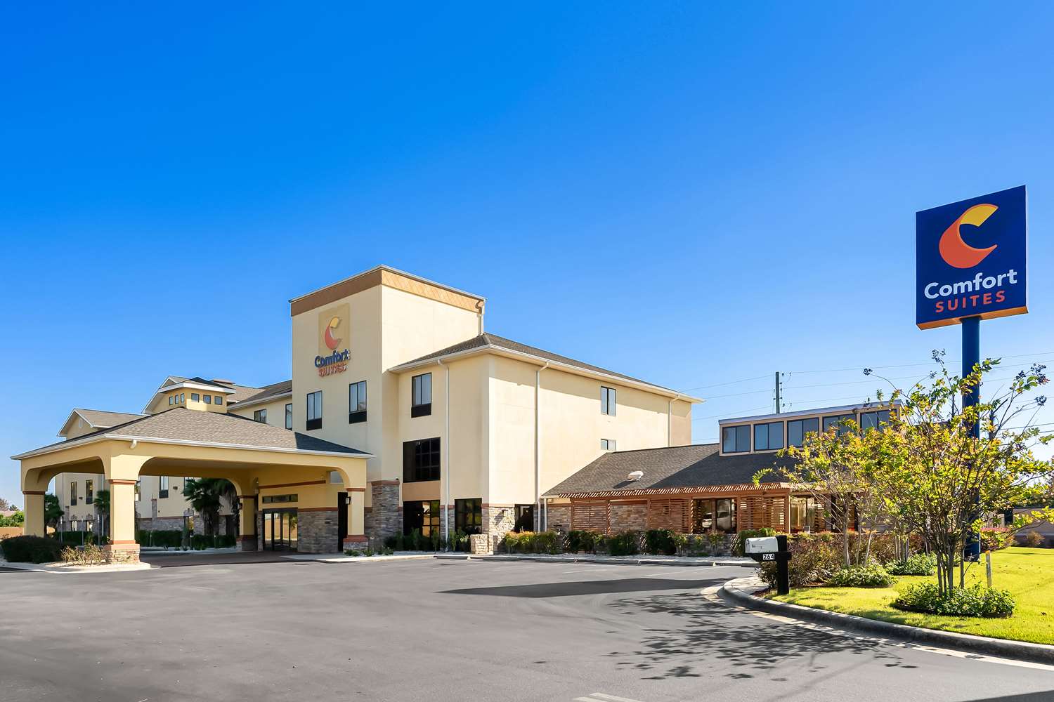Comfort Suites Panama City Near Tyndall AFB 41/43