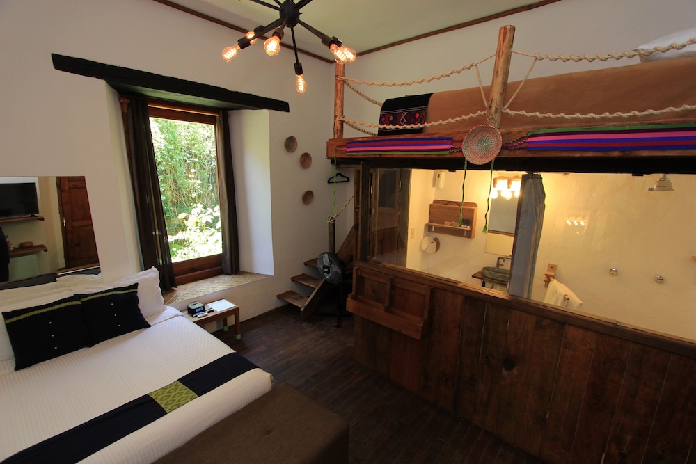 Sereno Art Hotel 10/78