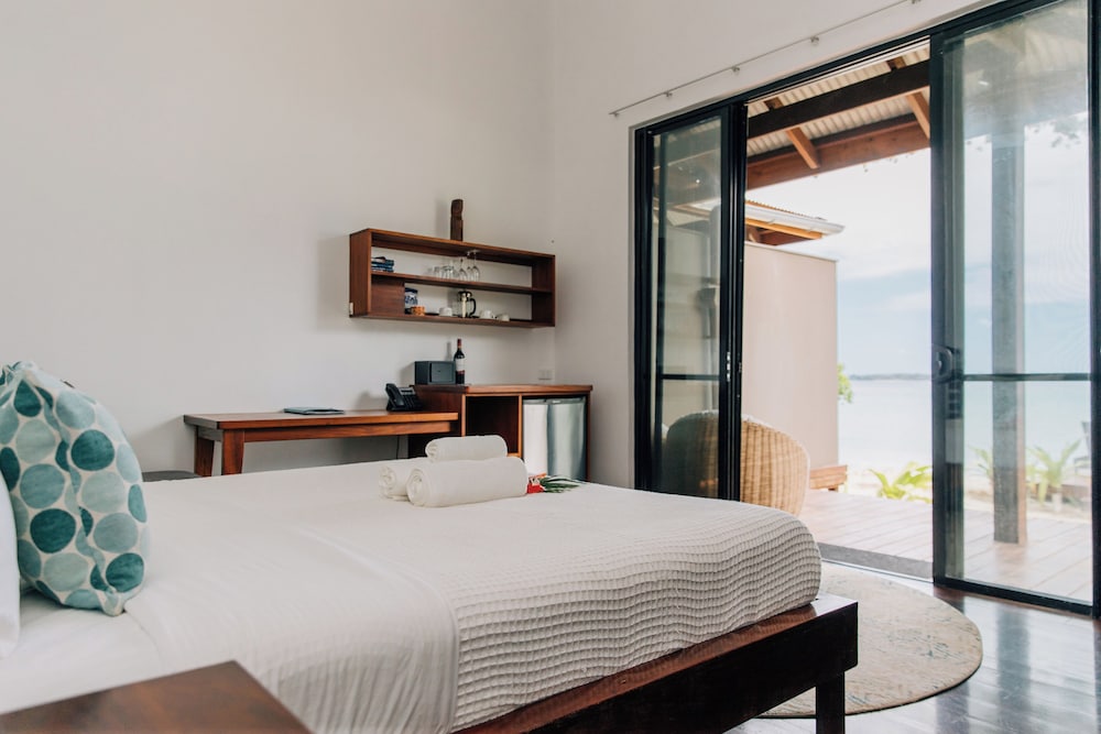 Barrier Beach Resort - Adults Only 12/50