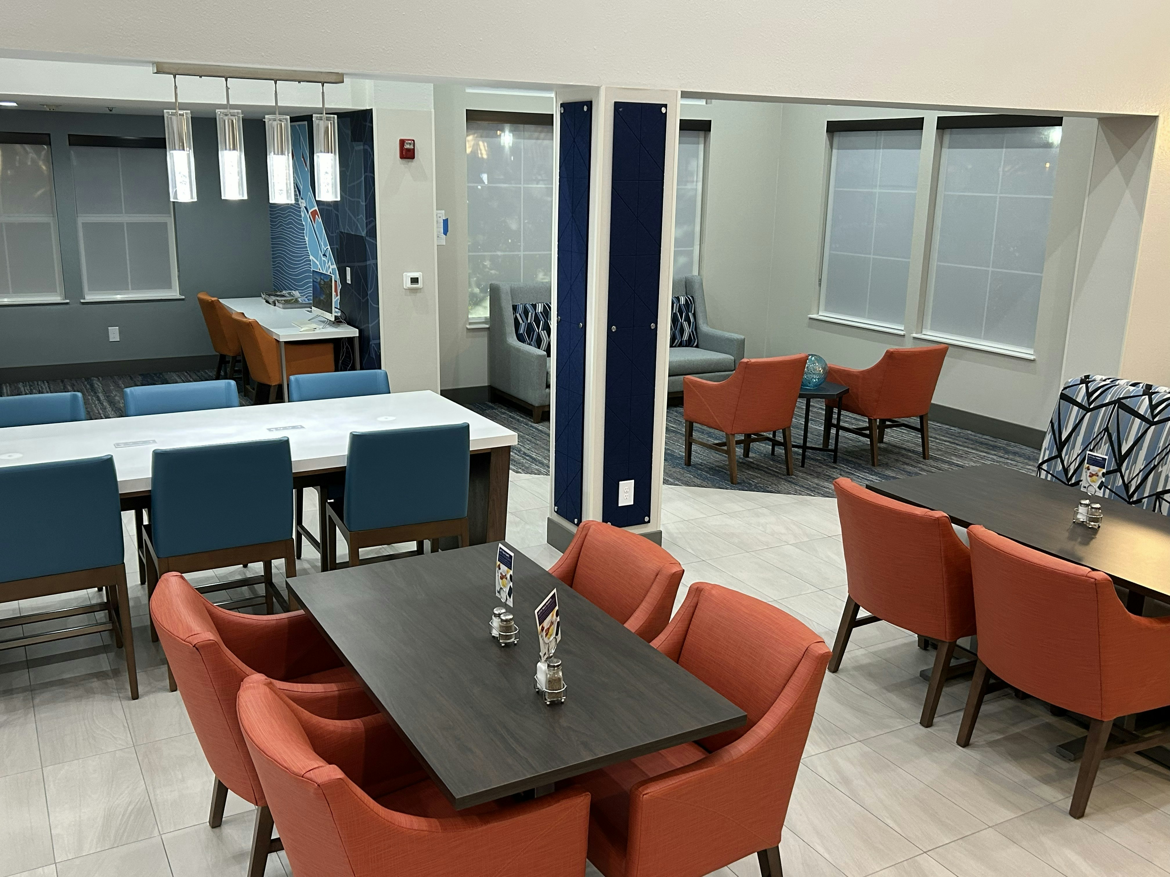 Holiday Inn Express Hotel and Suites Manteca City Center 53/76