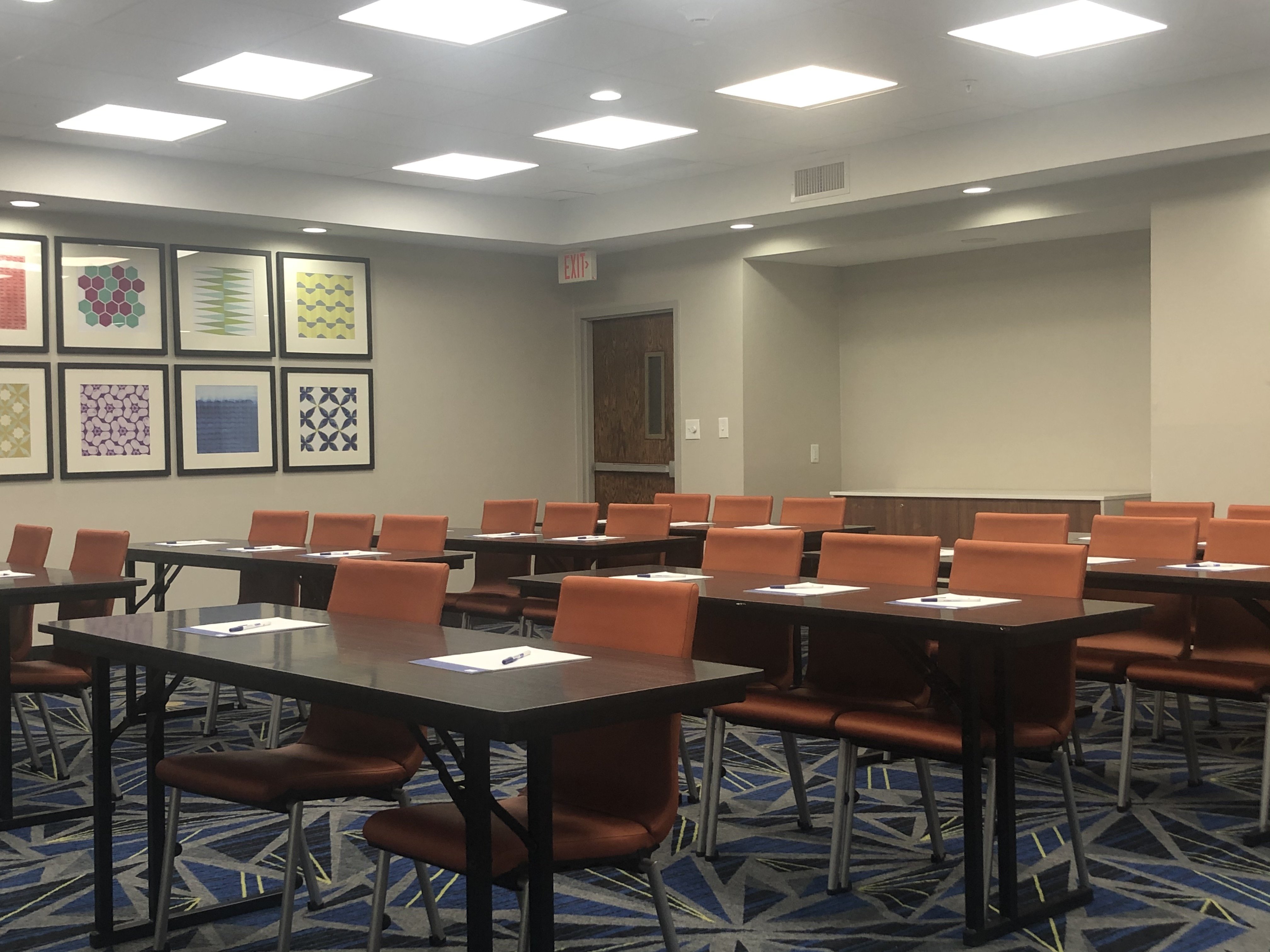 Holiday Inn Express Hillsboro I-35 60/69