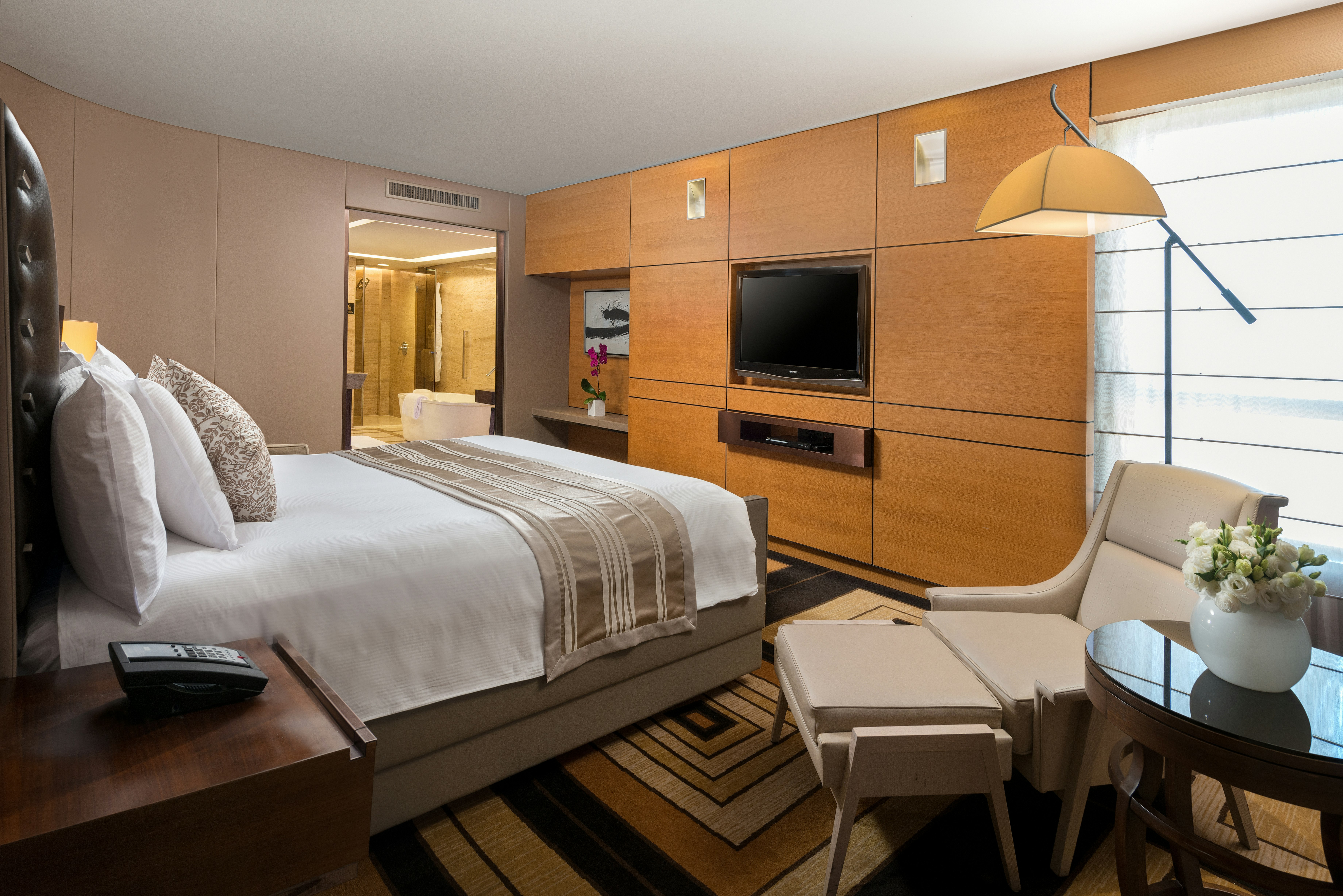 Deluxe, Suite, King Bed