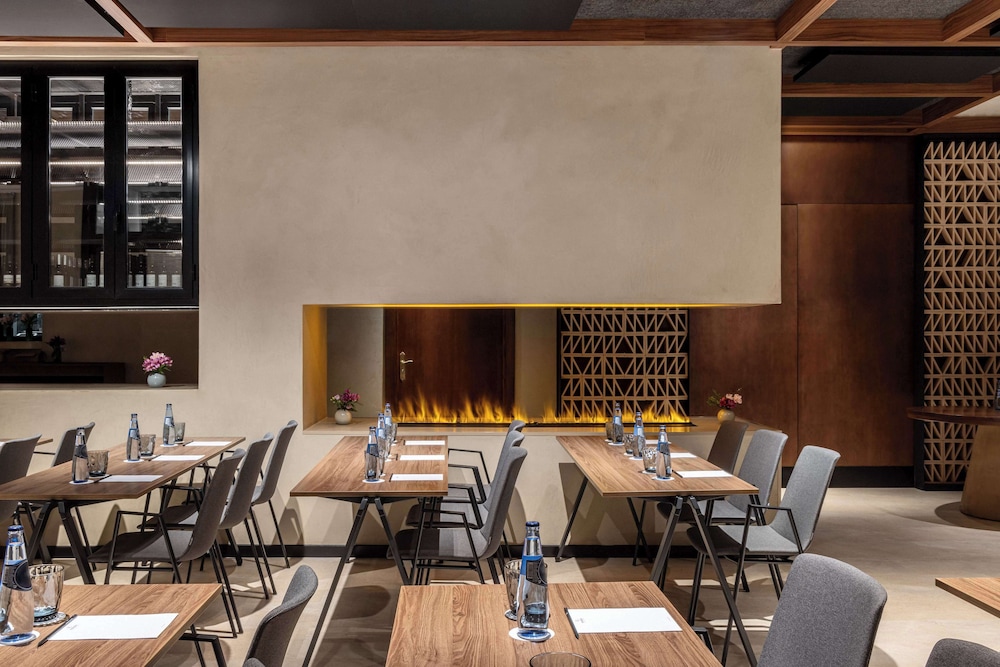 Radisson Collection Hotel, Magdalena Plaza Sevilla 56/73