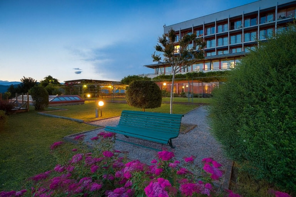 Hotel Serpiano 76/80