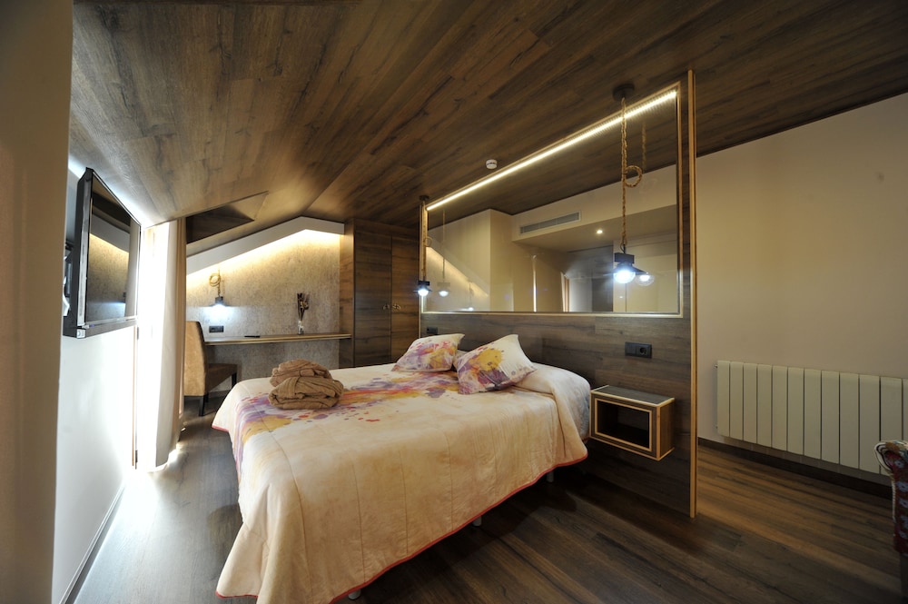 Hotel Vall d'Aneu 25/63