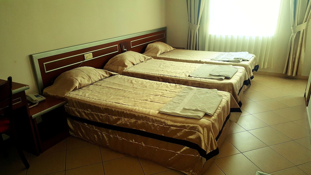 Lemon Hotel 32/50