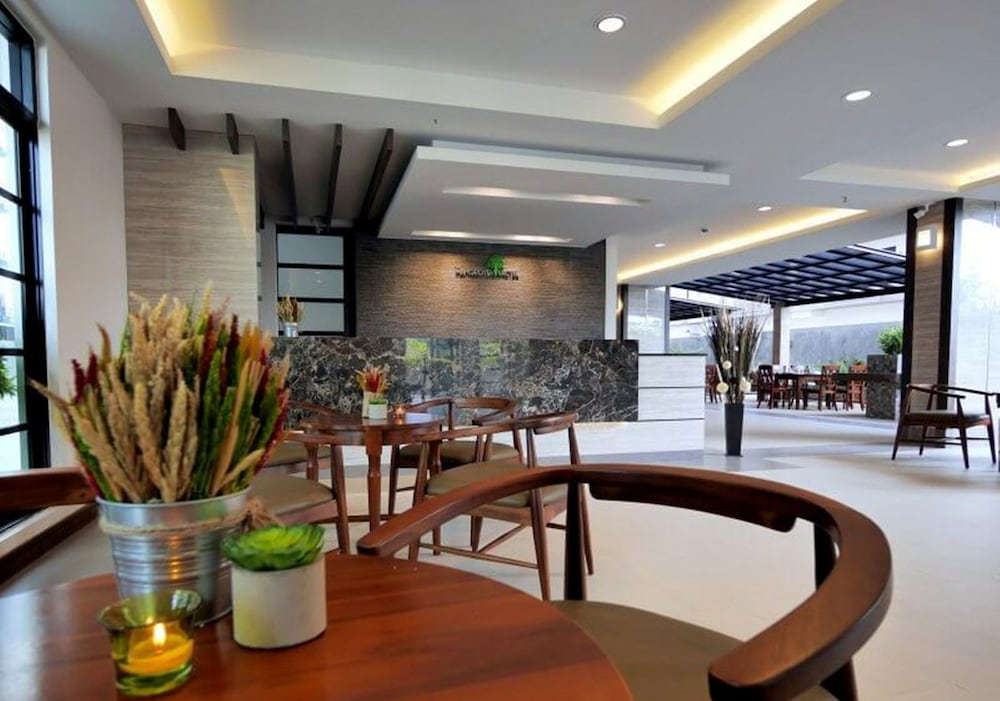 The Mangrove Hotel 41/51