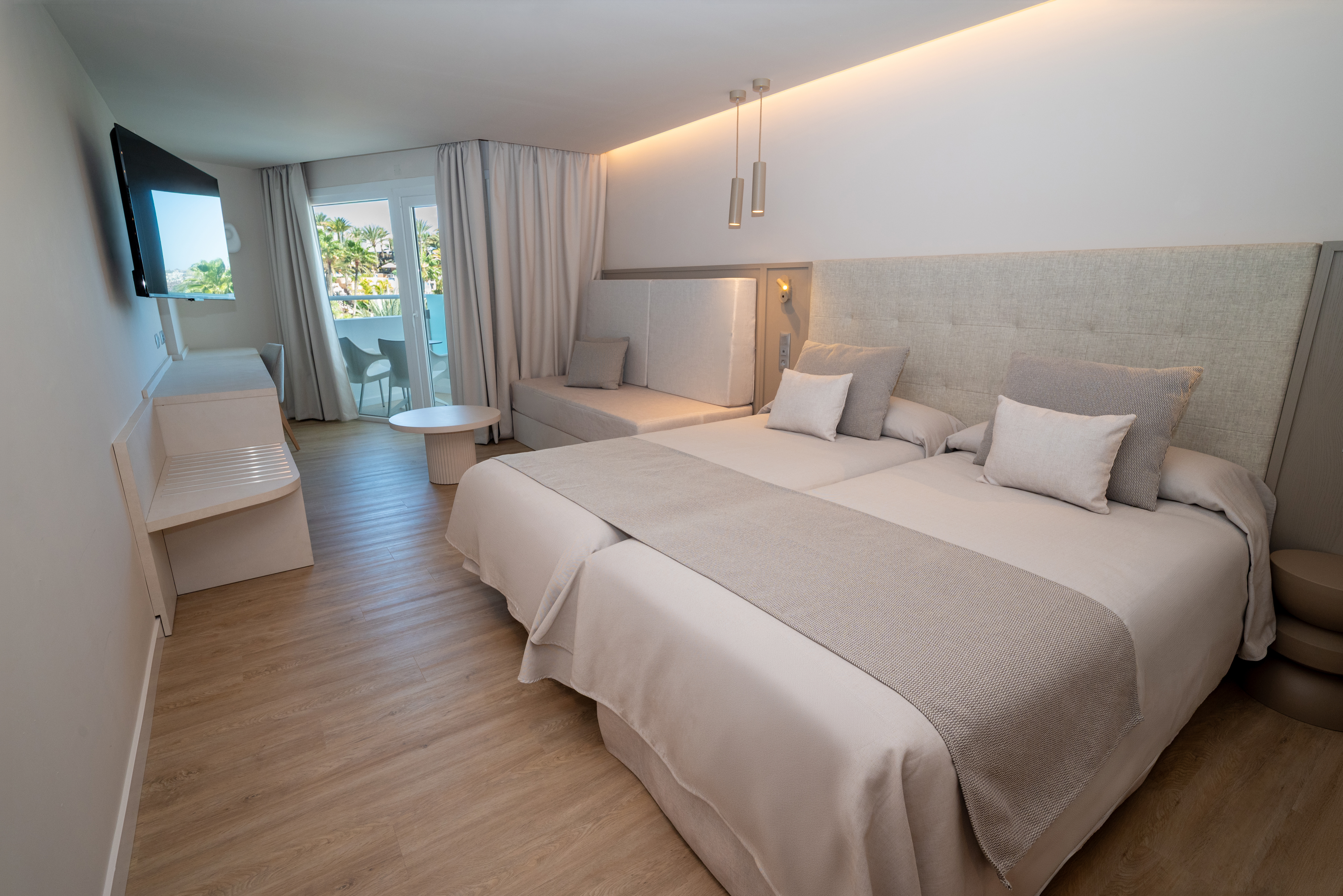 Double room Balcony //