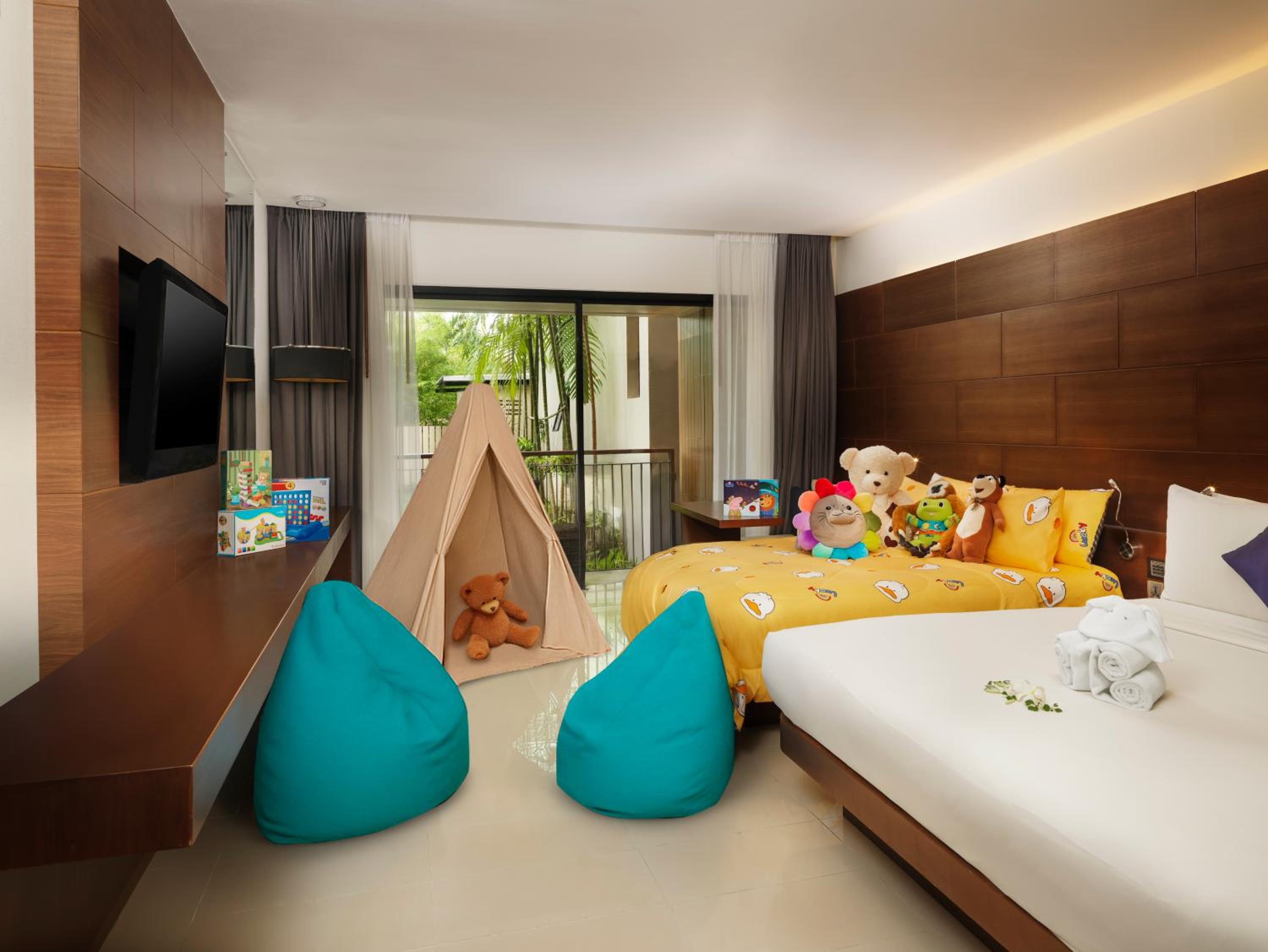 Family, King Bed, Garden View, Balcony