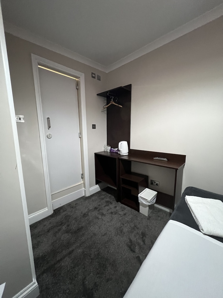 Goodwood Hotel 29/50