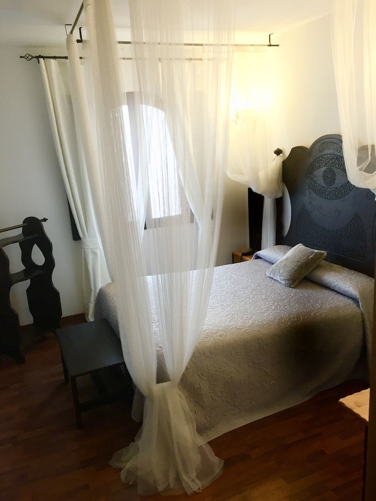 Hotel Castillo Bonavia 28/76
