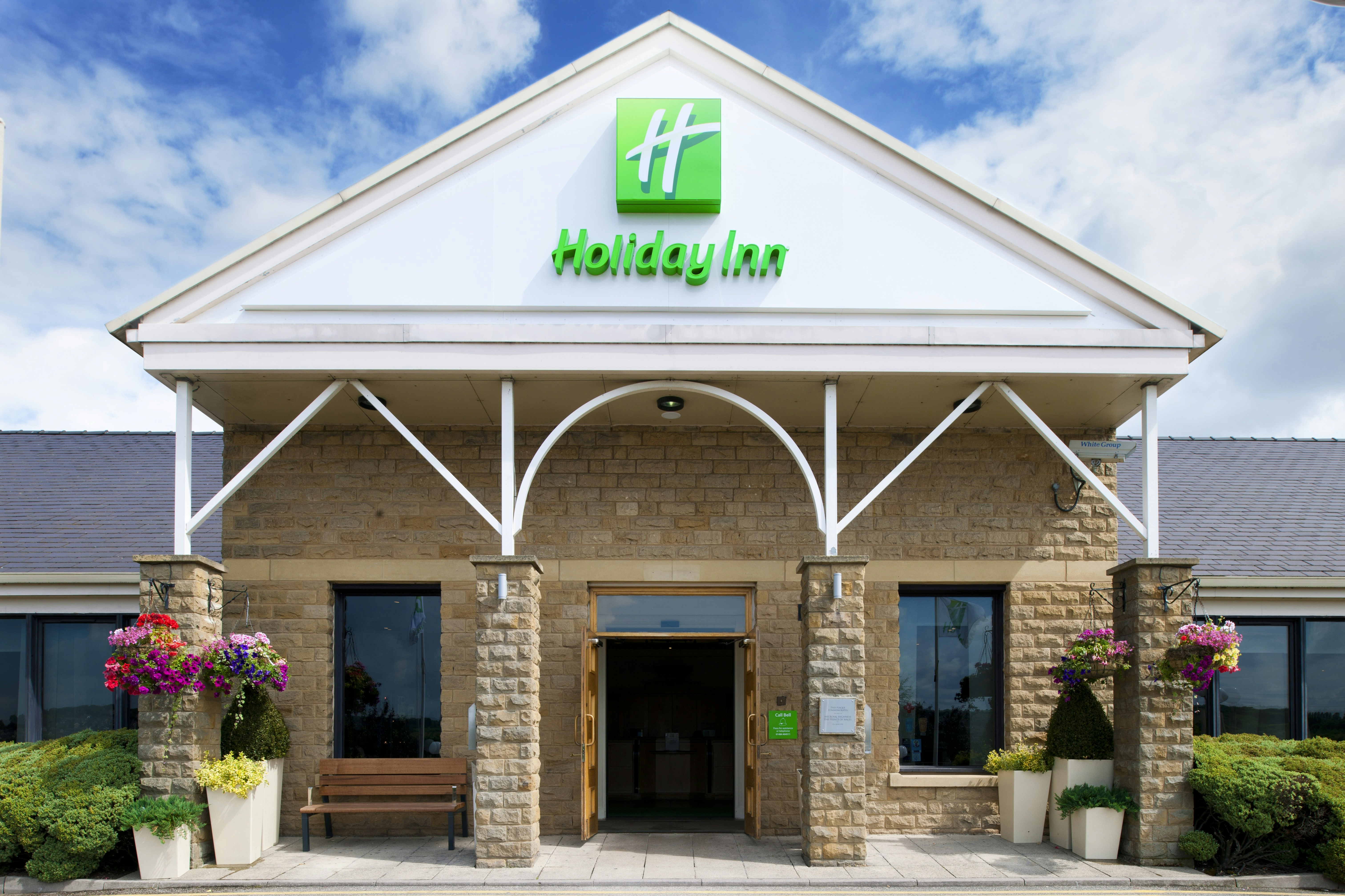 HOLIDAY INN LEEDS BRIGHOUSE 1/50