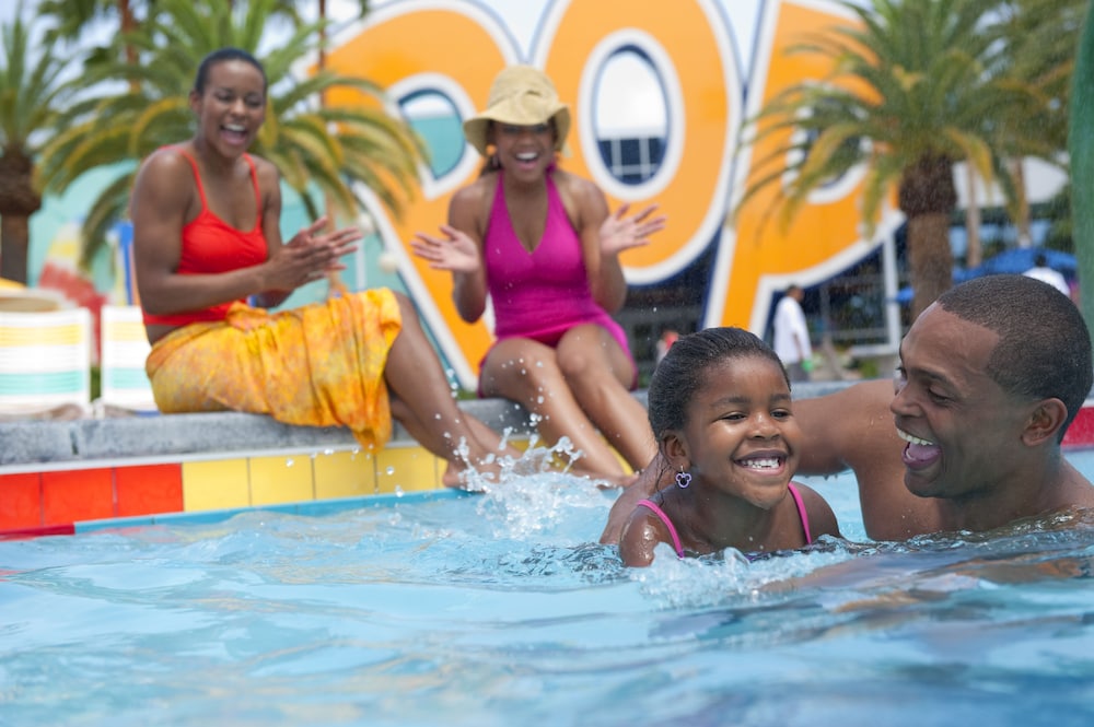 Disneys Pop Century Resort 36/50