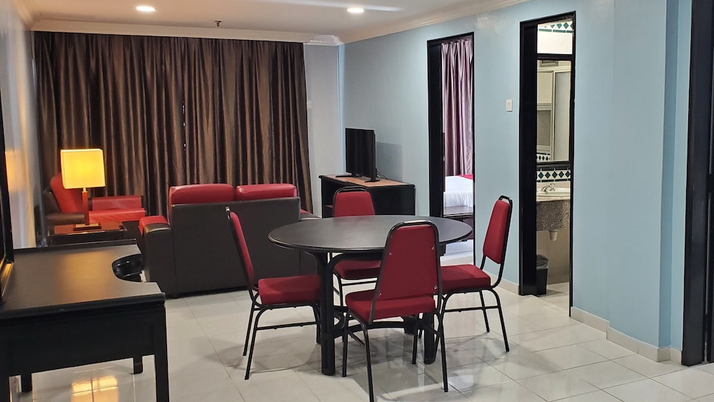 Leisure Cove Hotel Apartments 33/50