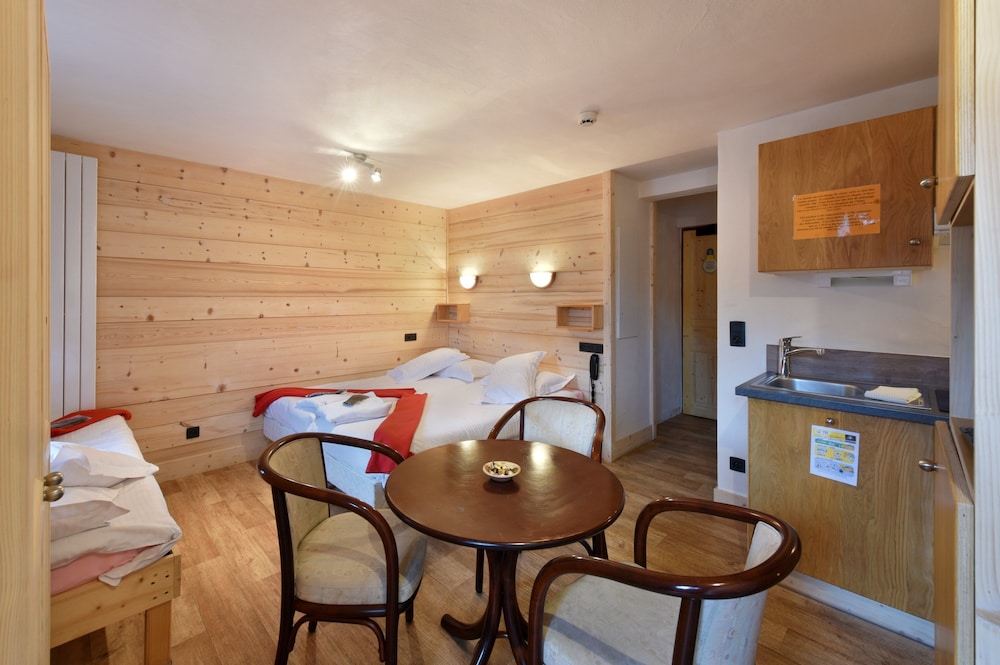 Loc Hotel Alpen Sports 37/50