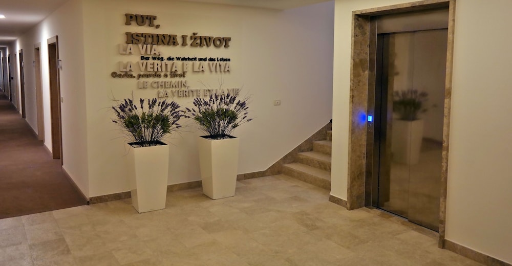 Hotel Leone 45/60