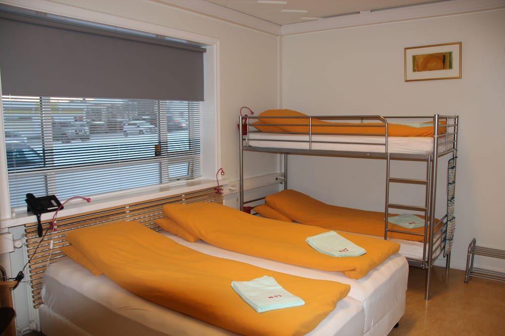 Hostel B47 9/45