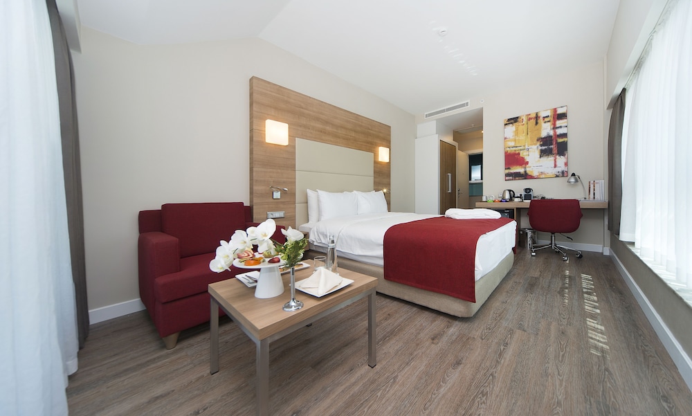 Ramada Encore by Wyndham Istanbul Kartal 26/47