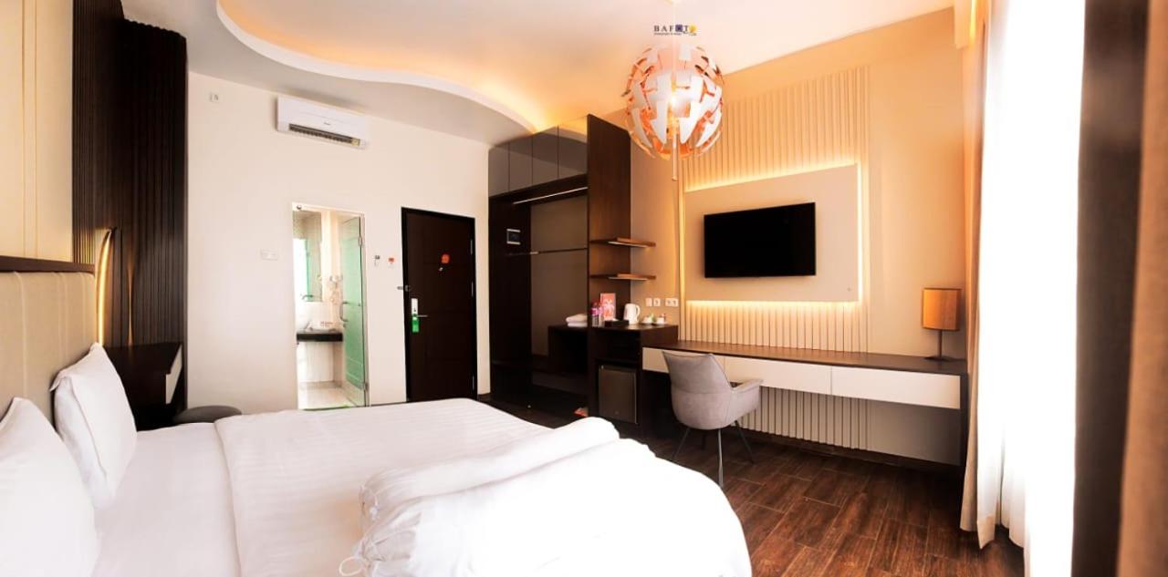 Emerald Hotel 22/42