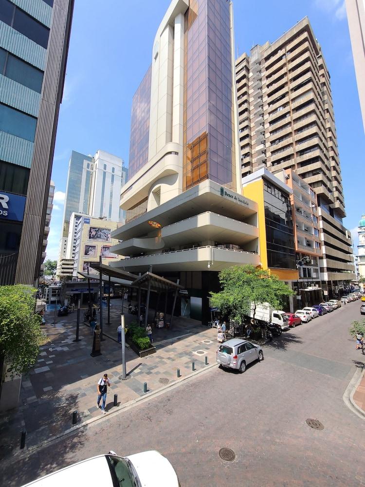 La Fontana Hotel 24/33