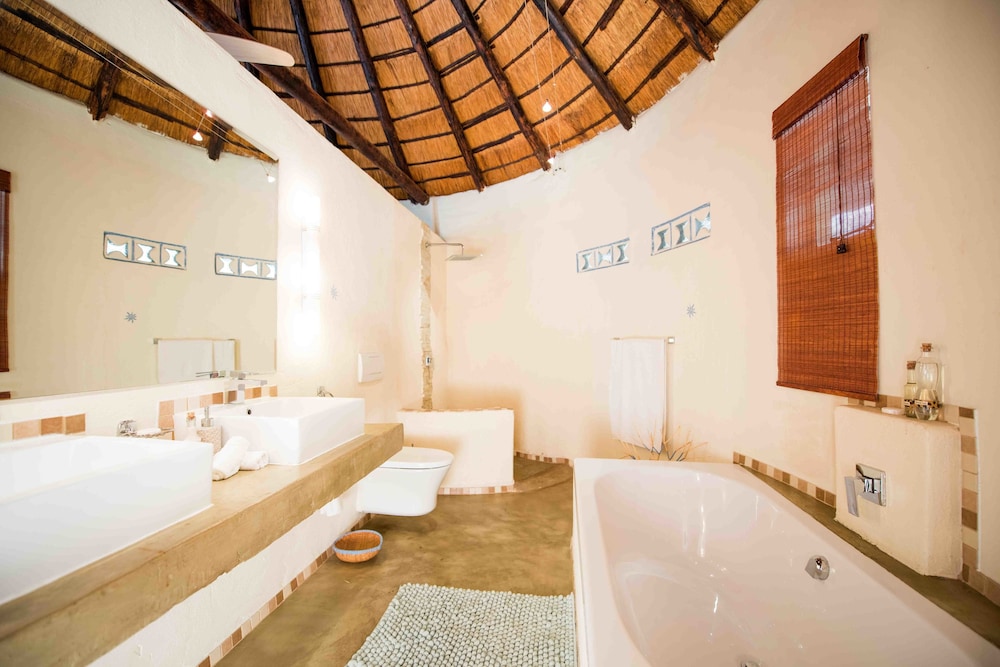 Mziki Safari Lodge 47/76