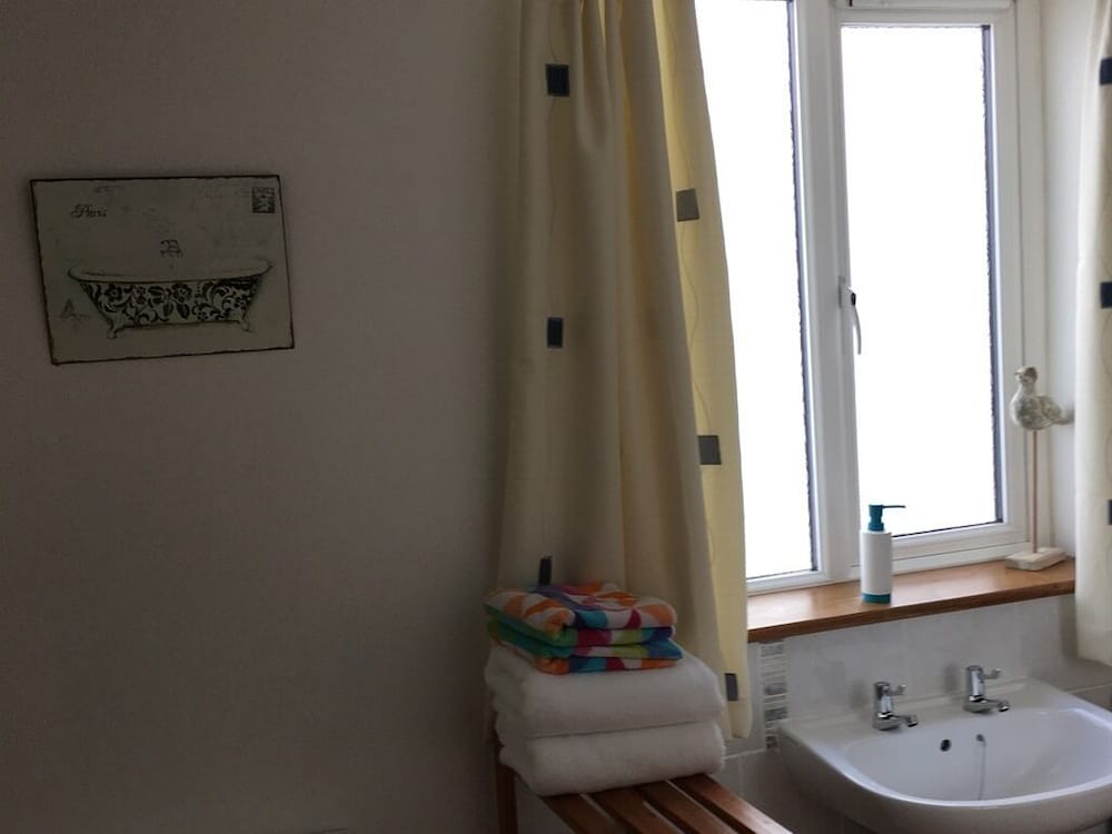 The Cottage 24/29