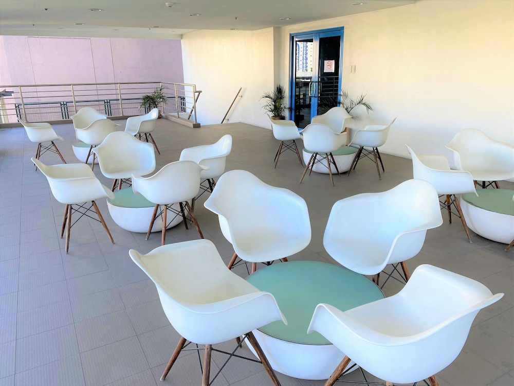 One Pacific Place Serviced Residences 25/38