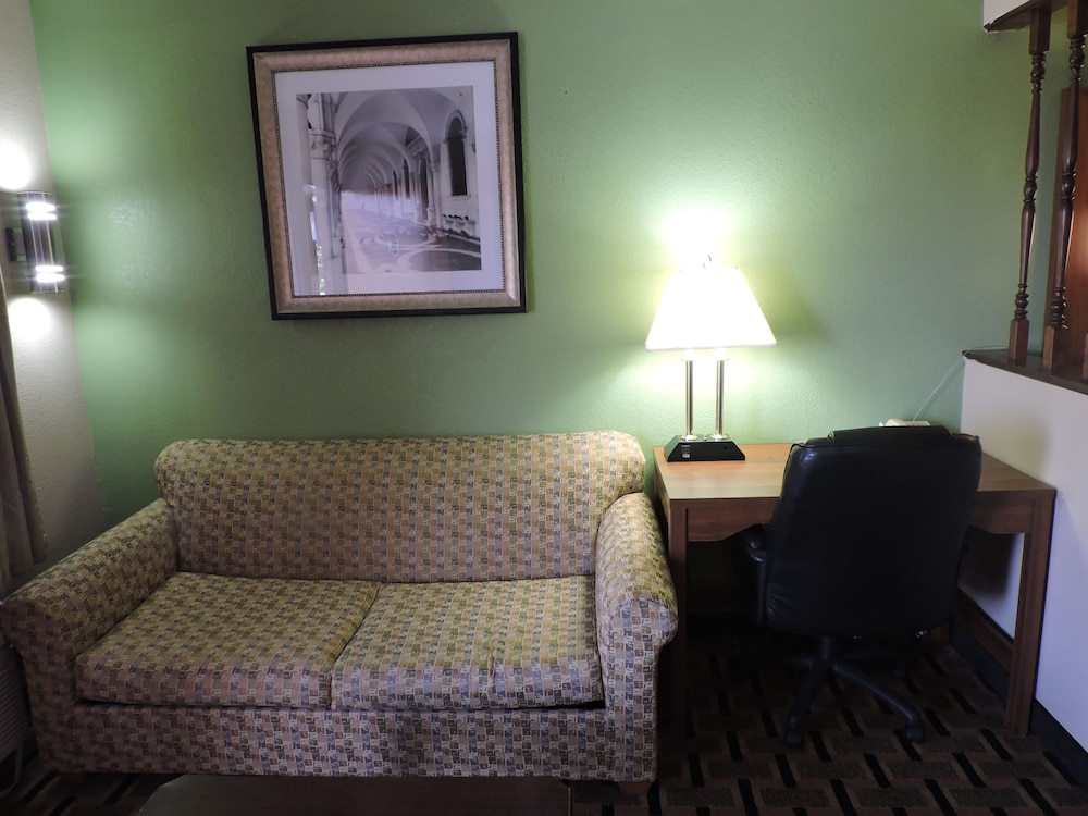 Days Inn By Wyndham Conover-Hickory 25/33