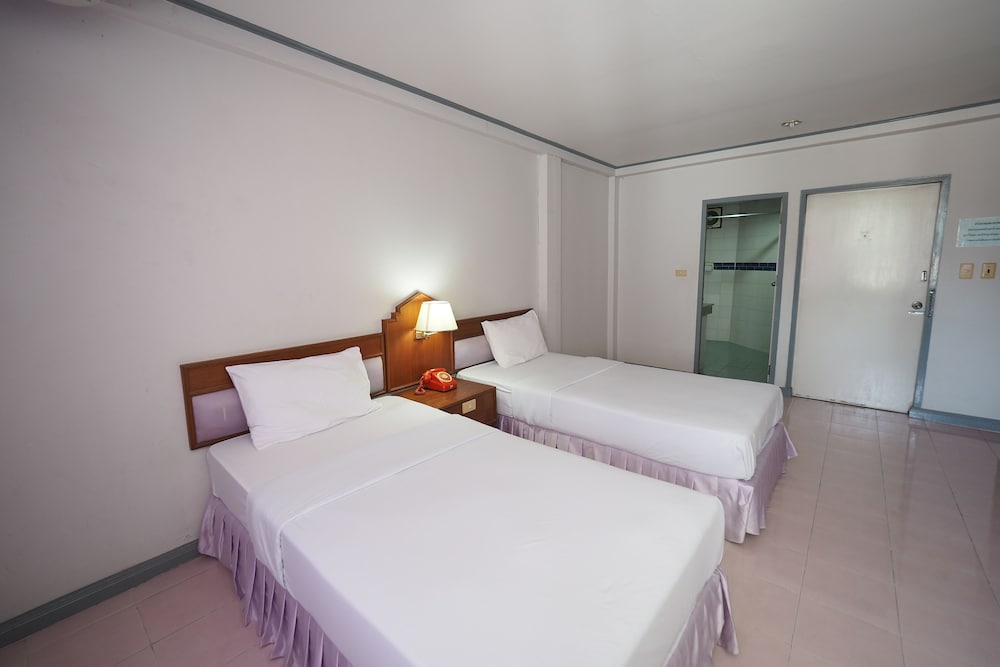 Pachara Hotel And Restaurant 9/20