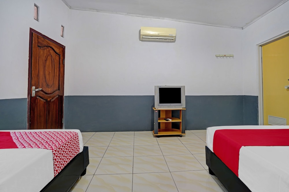 OYO 90405 Penginapan Sasti Kuningan 10/15