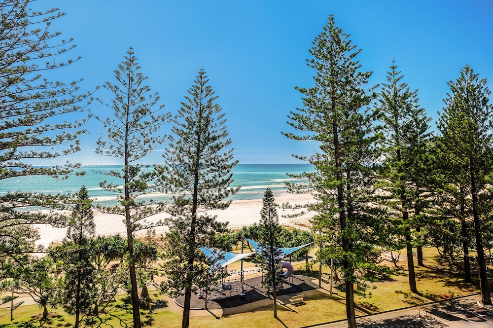 Mantra Coolangatta Beach 62/63