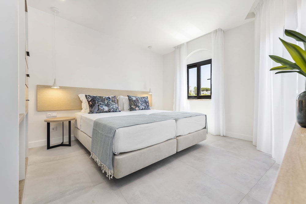 2 BEDROOMS, APARTMENT