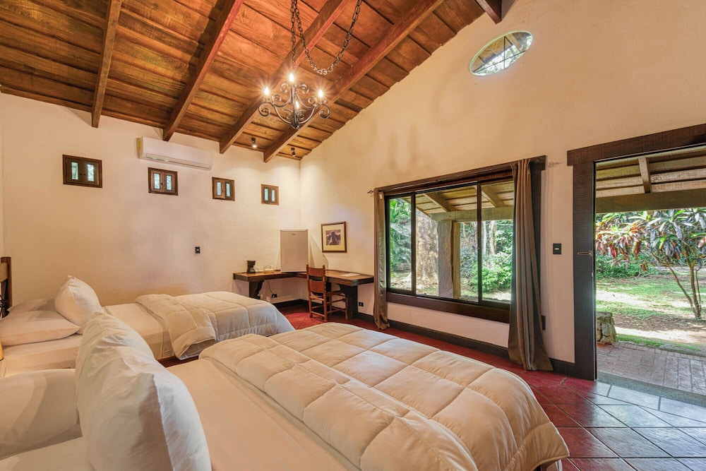 SUPERIOR, 2 DOUBLE BEDS