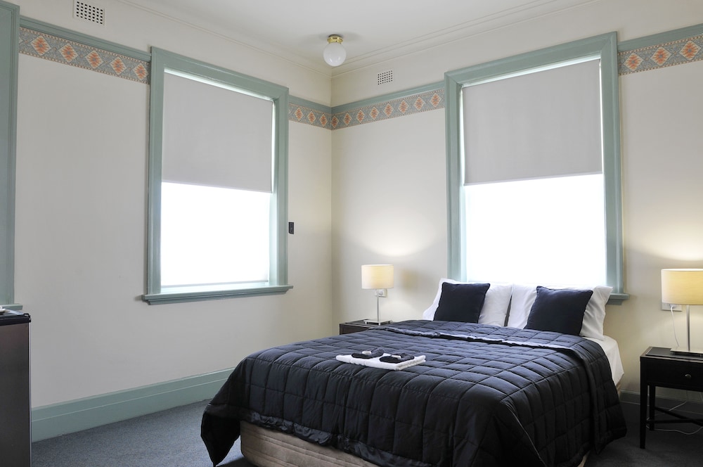 HOTEL GOSFORD 5/64