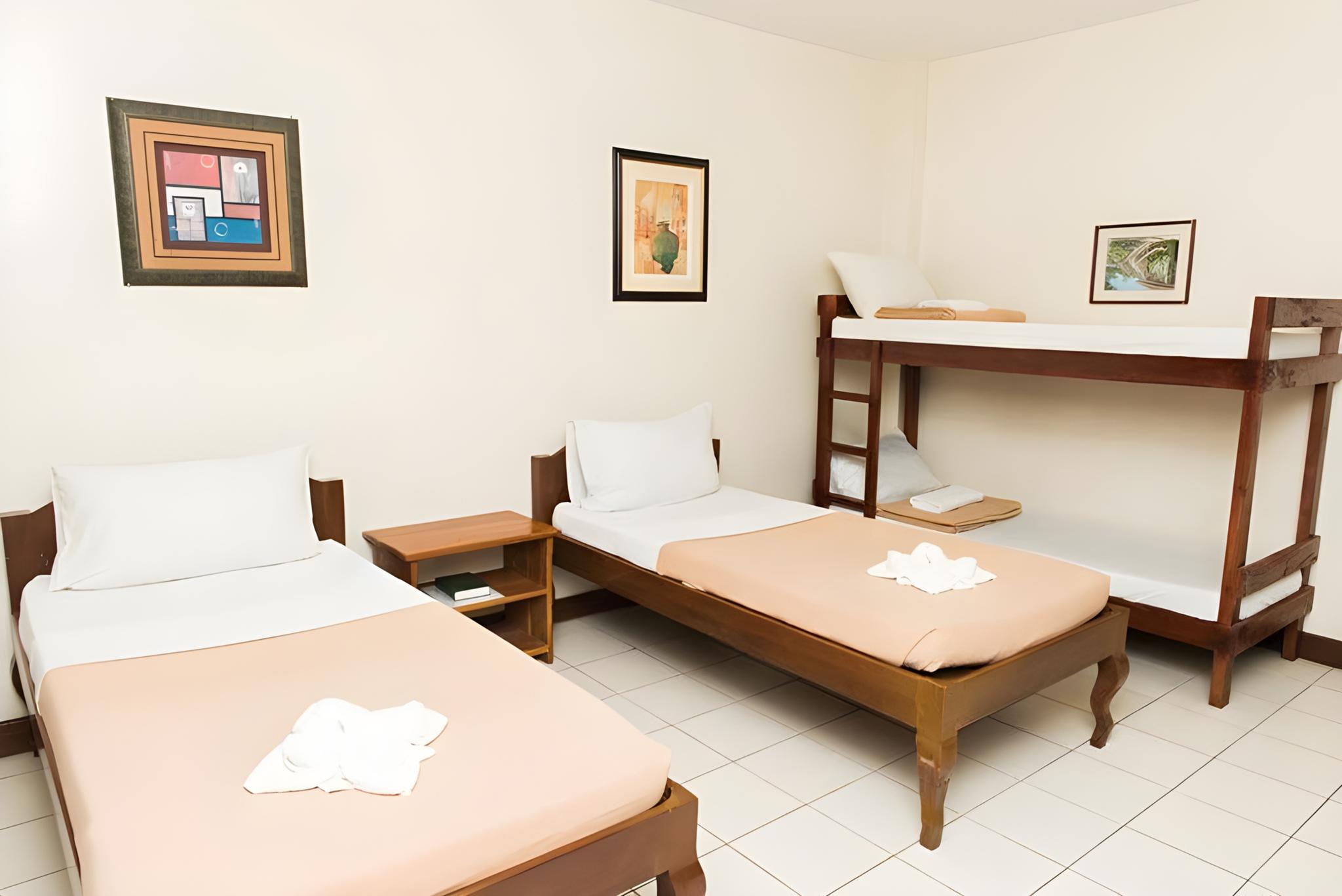 Room, Quadruple, Twin Beds