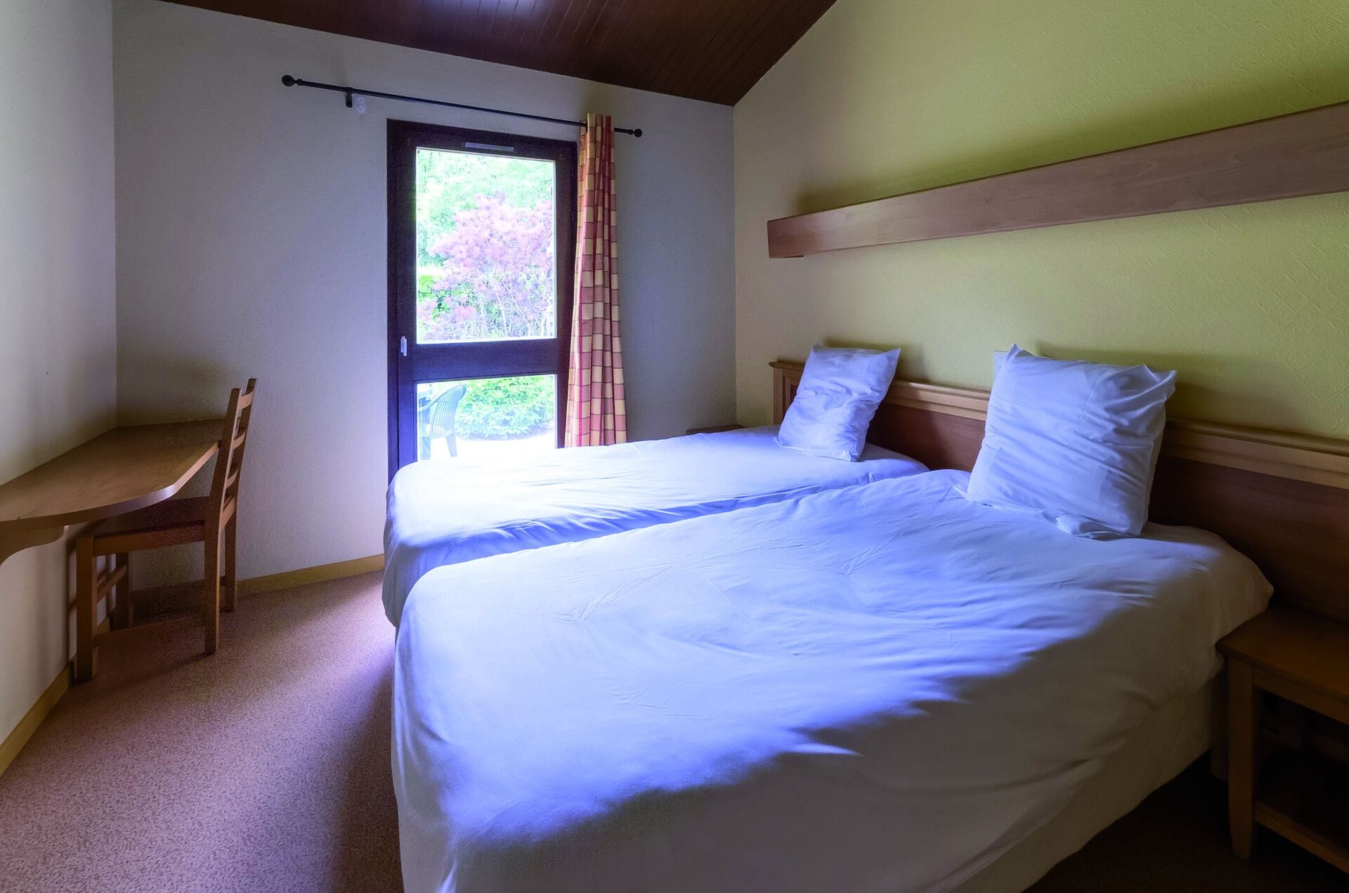 Essential, 3 Rooms, Apartment, 1 Double and 3 Single Beds