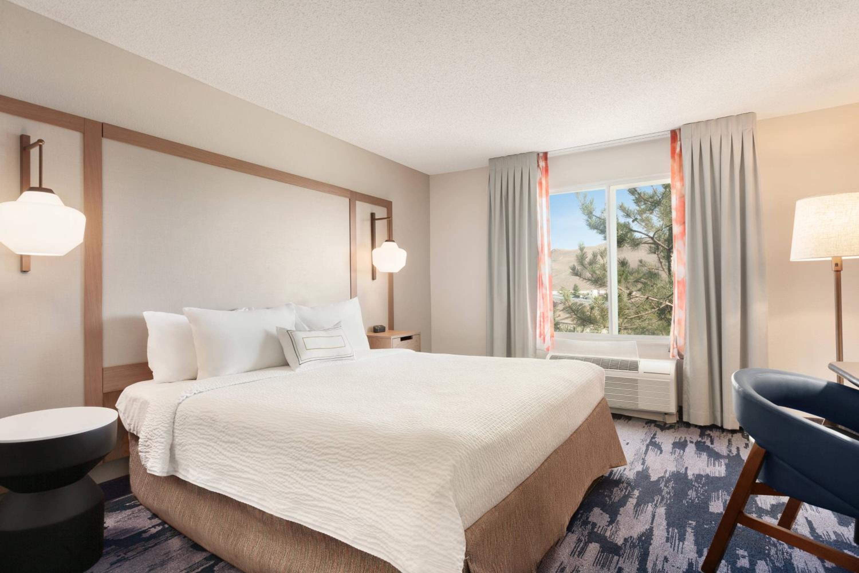 Specialty, King Bed, Bathtub, Accessible