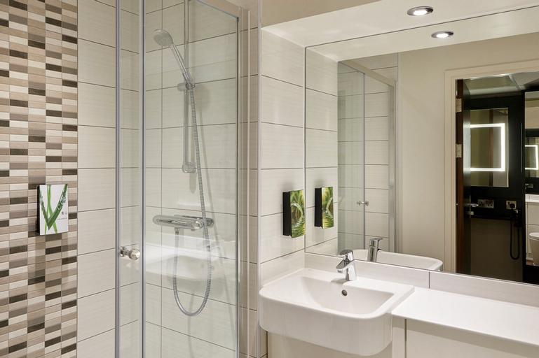 Premier Inn Newport Wales (M4, J24) 36/38