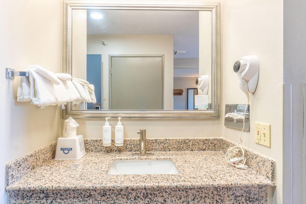 جناح استوديو بسرير كينج، Days Inn by Wyndham Sioux City 10/10