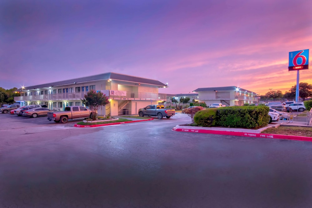 Motel6 Austin, TX - North in AUSTIN - TX