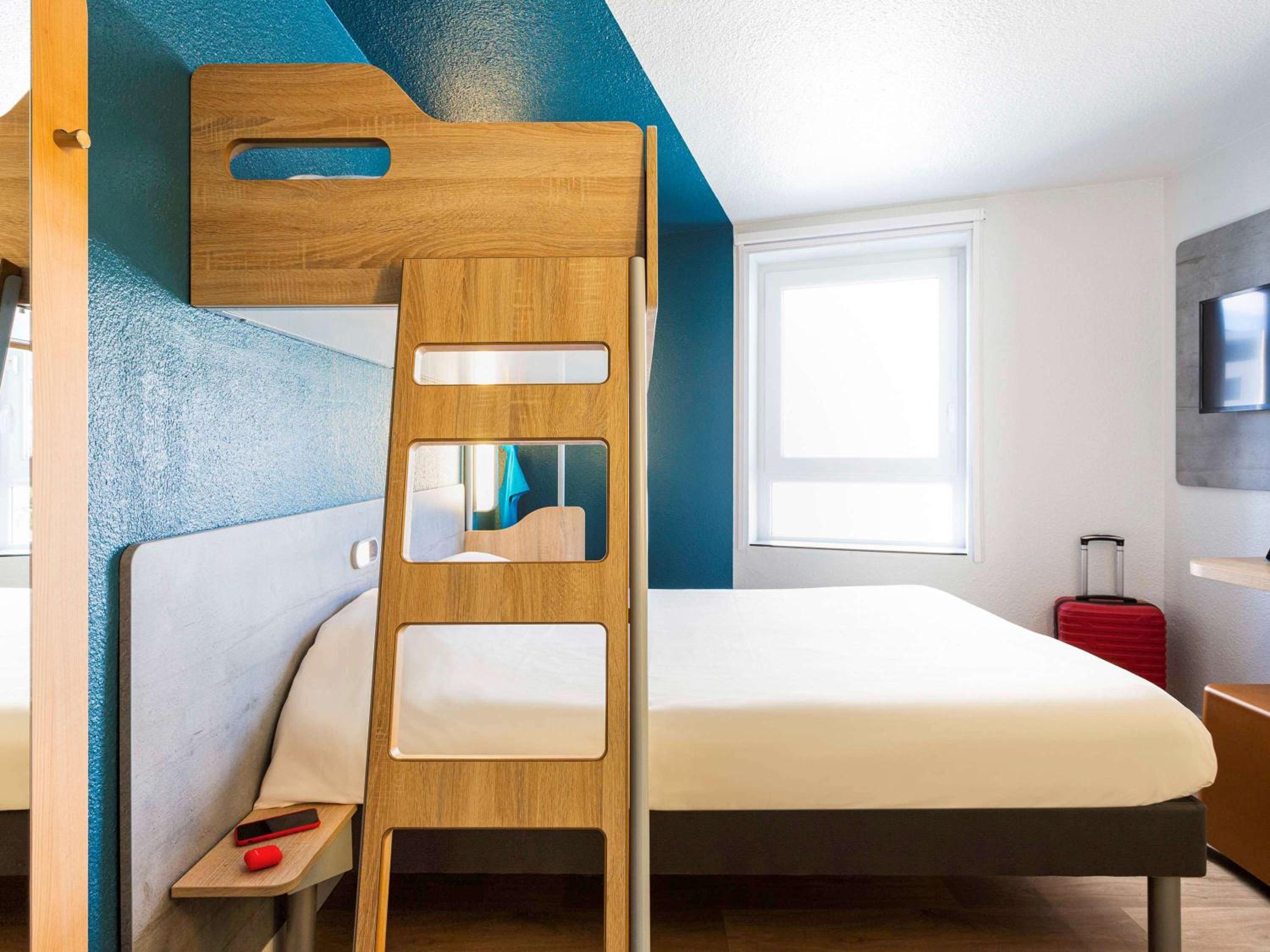 غرفة ثلاثية بسريرين منفصلين وسرير بطابقين، Ibis Budget Bordeaux Centre Gare Saint Jean 7/10
