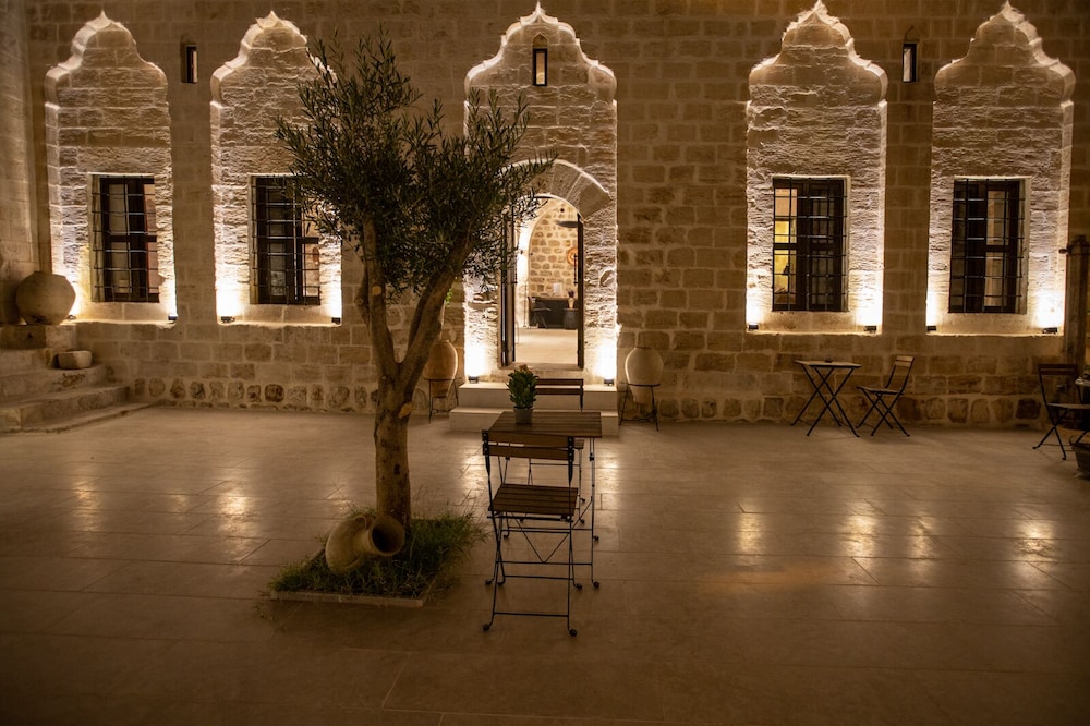 Mirsoum Hotel 27/34