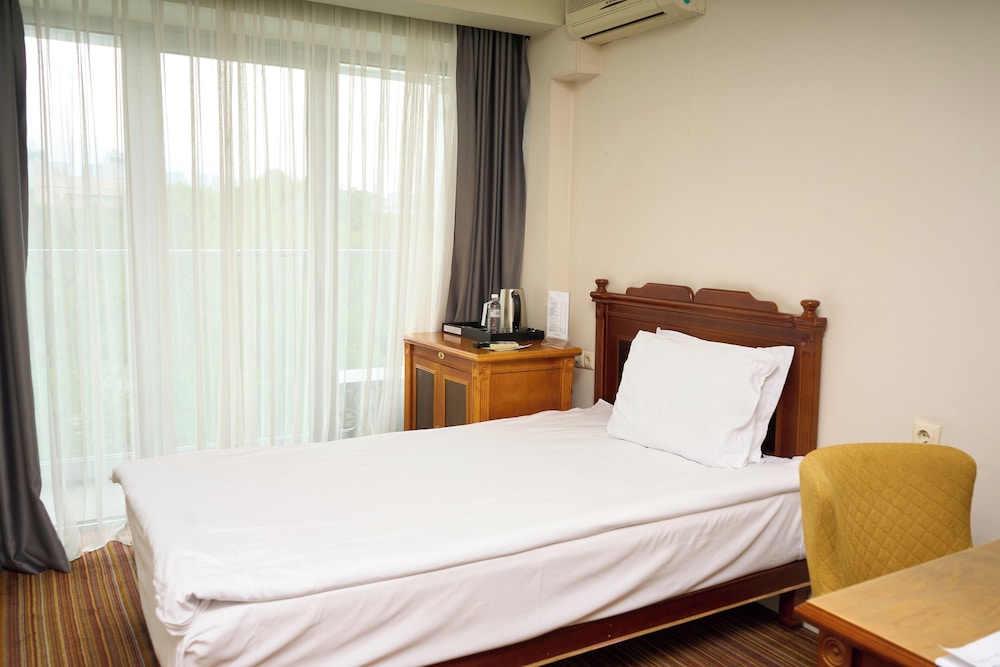 Almaty Hotel 15/50