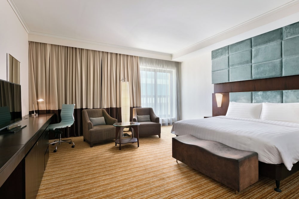 Traders Hotel, Qaryat Al Beri, Abu Dhabi 25/61